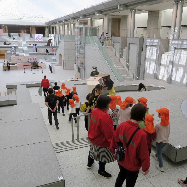 横浜美術館 – 学校のためのプログラム