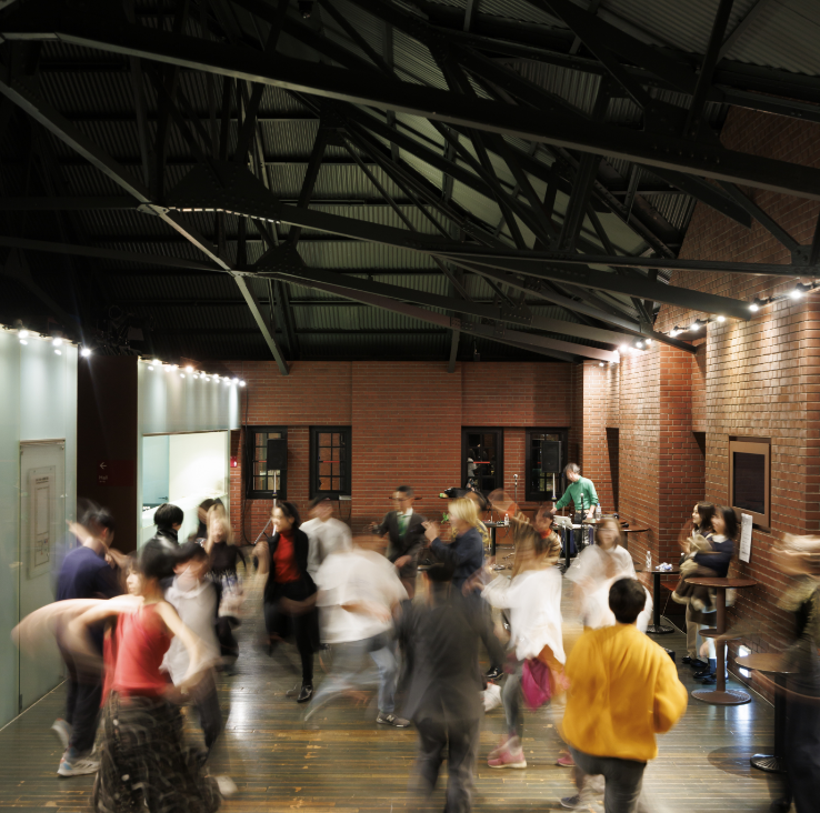 横浜赤レンガ倉庫1号館 - ヨコハマダンスコレクション